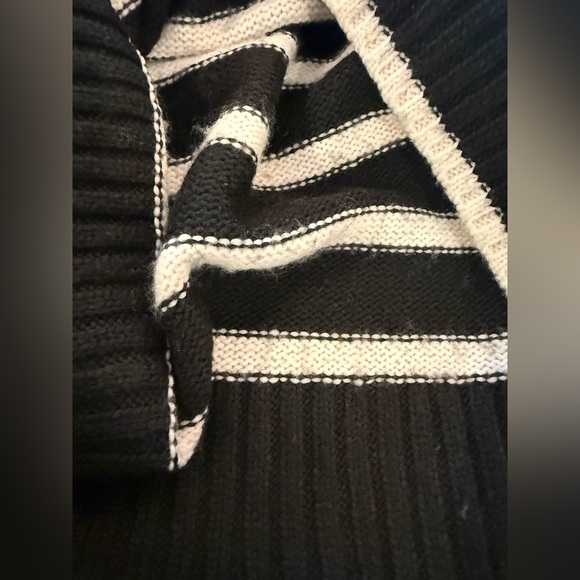Z-Supply Josephine Striped Black and White Turtleneck Sweater NWT - Picture 5 of 12